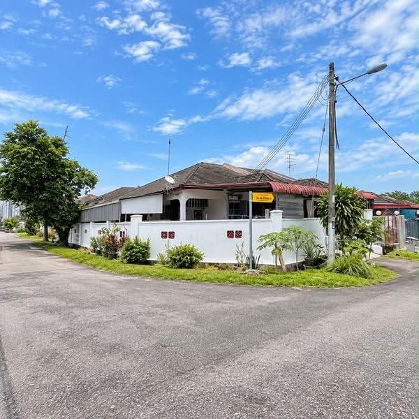 1-storey Terraced House for Sale in Taman Daya (Johor Bahru) - Sufi Norman - Exterior - PropertyGuru.com.my