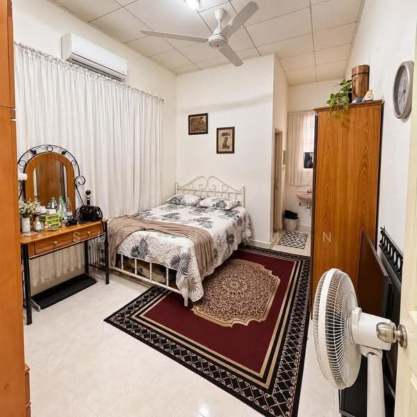 1-storey Terraced House for Sale in Taman Daya (Johor Bahru) - Sufi Norman - Bedroom - PropertyGuru.com.my