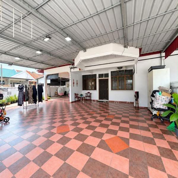 1-storey Terraced House for Sale in Taman Daya (Johor Bahru) - Sufi Norman - Exterior - PropertyGuru.com.my