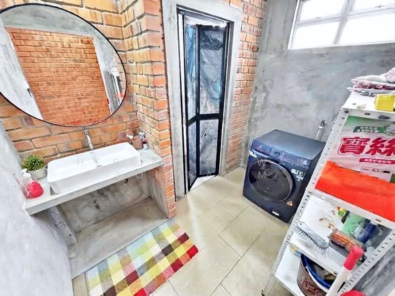 Semi-Detached House for Sale in Nilai Impian (Nilai) - Herman Sazwan Nor Rahim - Yard - PropertyGuru.com.my