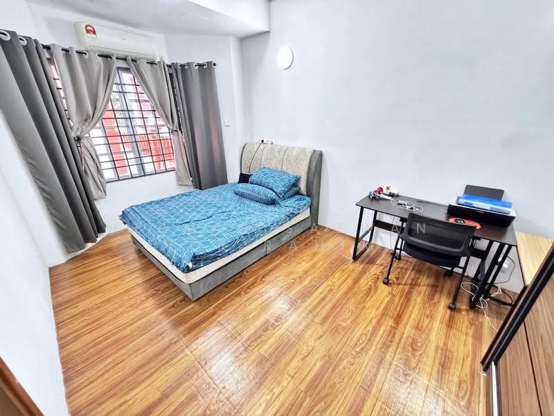 Semi-Detached House for Sale in Nilai Impian (Nilai) - Herman Sazwan Nor Rahim - Bedroom - PropertyGuru.com.my
