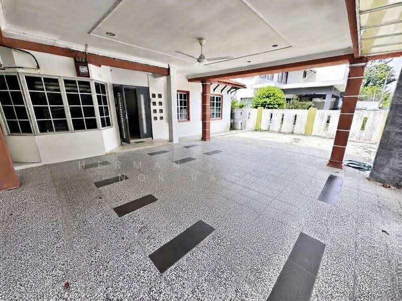 Semi-Detached House for Sale in Nilai Impian (Nilai) - Herman Sazwan Nor Rahim - Car Porch - PropertyGuru.com.my