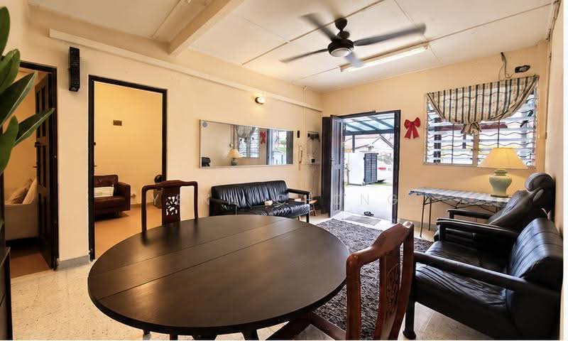 Rumah Teres 1-Tingkat untuk Dijual di Seksyen 8 (Petaling Jaya) - Yenn Chong - Living Room - PropertyGuru.com.my