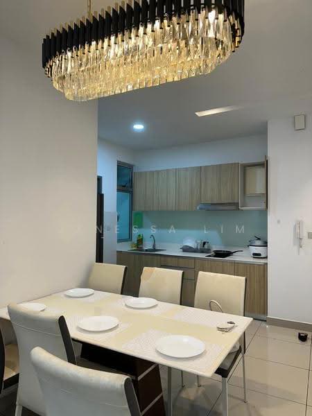 Kediaman Servis untuk Dijual di Meridin Bayvue Serviced Apartment - Janessa Lim - Kitchen - PropertyGuru.com.my