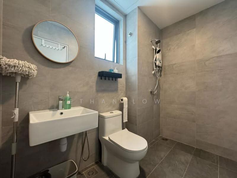 Kondominium untuk Dijual di Mutiara Ville - Ethan Low - Bathroom - PropertyGuru.com.my