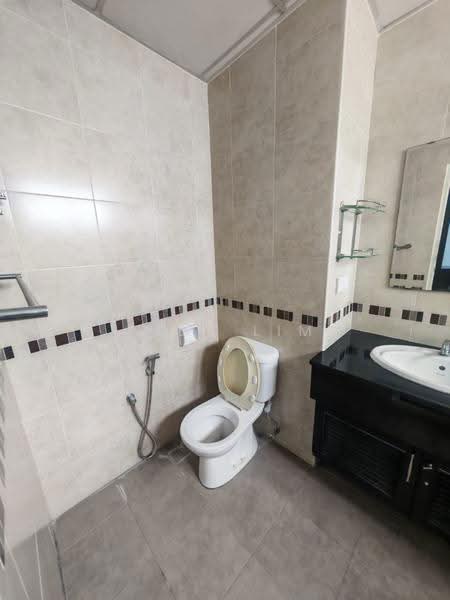 Kondominium untuk Disewa di Bayswater Resort Condominium - Alex Lim - Bathroom - PropertyGuru.com.my