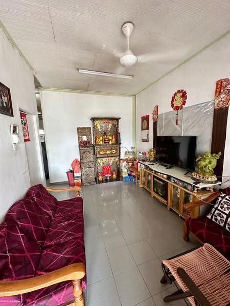 1-storey Terraced House for Sale in Taman Aman (Senai) - Jack Chai - Living Room - PropertyGuru.com.my
