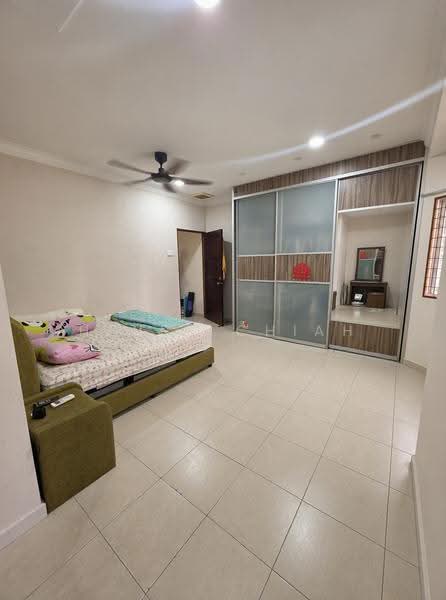 Rumah Teres 2-Tingkat untuk Dijual di Taman Sri Endah (Sri Petaling) - Henry Chiah - Bedroom - PropertyGuru.com.my