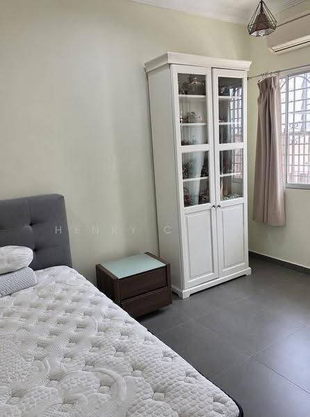 Rumah Teres 2-Tingkat untuk Dijual di Taman Sri Endah (Sri Petaling) - Henry Chiah - Bedroom - PropertyGuru.com.my