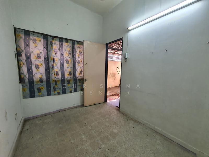 2-storey Terraced House for Sale in SS2 (Petaling Jaya) - Christina Lesslar - Maid's room or pantry - PropertyGuru.com.my