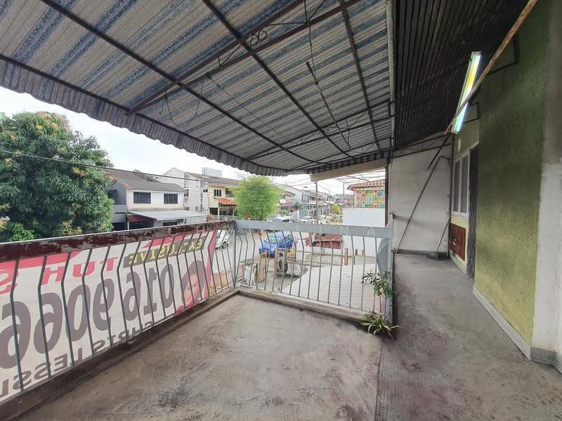2-storey Terraced House for Sale in SS2 (Petaling Jaya) - Christina Lesslar - Master Bedroom Balcony - PropertyGuru.com.my