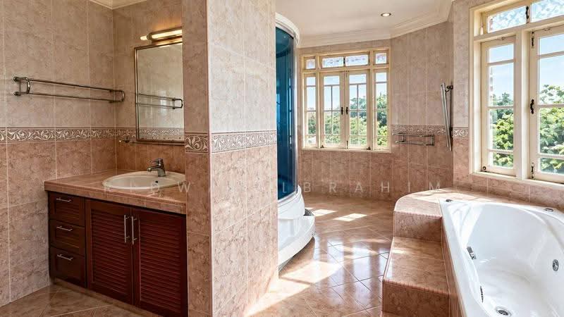 Bungalow House for Sale in Taman Tun Dr Ismail (Kuala Lumpur) - Ridwan Ibrahim - Bathroom - PropertyGuru.com.my