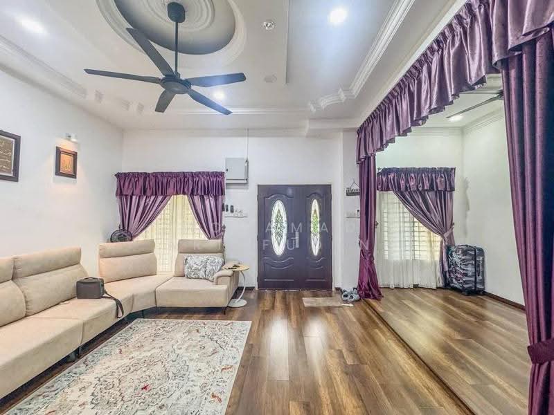 Rumah Teres 3-Tingkat untuk Dijual di Ukay Perdana (Ulu Kelang) - Mohamad Ariffudin - Living Room - PropertyGuru.com.my
