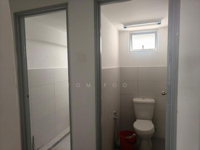 Kedai untuk Disewa di Bukit Sentosa (Rawang) - Tom Foo - Bathroom - PropertyGuru.com.my