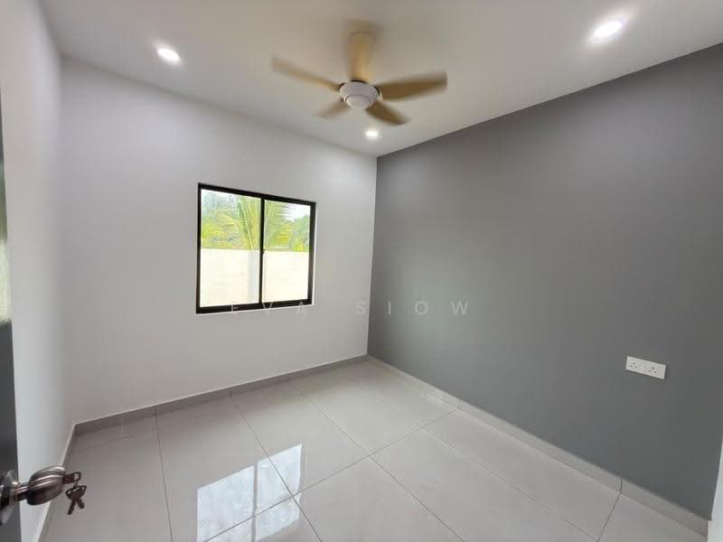 Rumah Teres 1-Tingkat untuk Dijual di Taman Universiti (Skudai) - Eva Siow - Bedroom - PropertyGuru.com.my