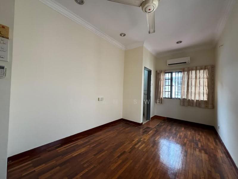 2-storey Terraced House for Sale in Bukit Rahman Putra (Sungai Buloh) - Ethan Swe - Living Room - PropertyGuru.com.my