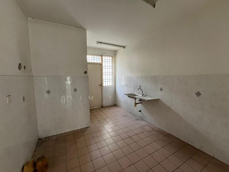 2-storey Terraced House for Sale in Sunway Tunas (Bayan Baru) - Lim Yi An - Kitchen - PropertyGuru.com.my