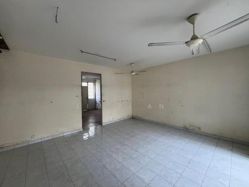 2-storey Terraced House for Sale in Sunway Tunas (Bayan Baru) - Lim Yi An - Living Room - PropertyGuru.com.my