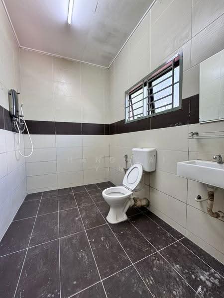 2-storey Terraced House for Rent in Taman Kolam Air (Johor Bahru) - Chang Kai Yin - Bathroom - PropertyGuru.com.my