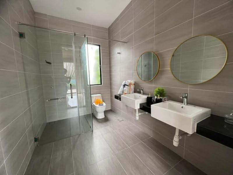 Rumah Kluster untuk Dijual di Kota Warisan (Sepang) - Kevin Foong - Bathroom - PropertyGuru.com.my
