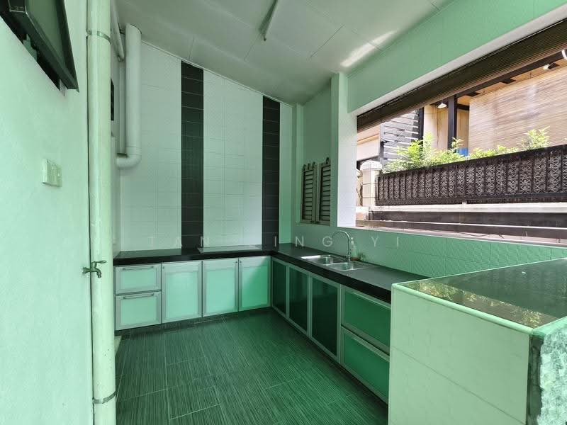 Cluster House for Sale in Austin Heights (Tebrau) - Tan Bing Yi - Kitchen - PropertyGuru.com.my