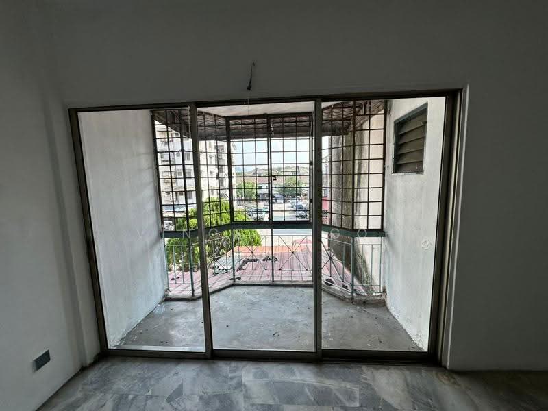 Rumah Flat untuk Dijual di Taman Indah Perdana - Vincent Goh - Balcony - PropertyGuru.com.my