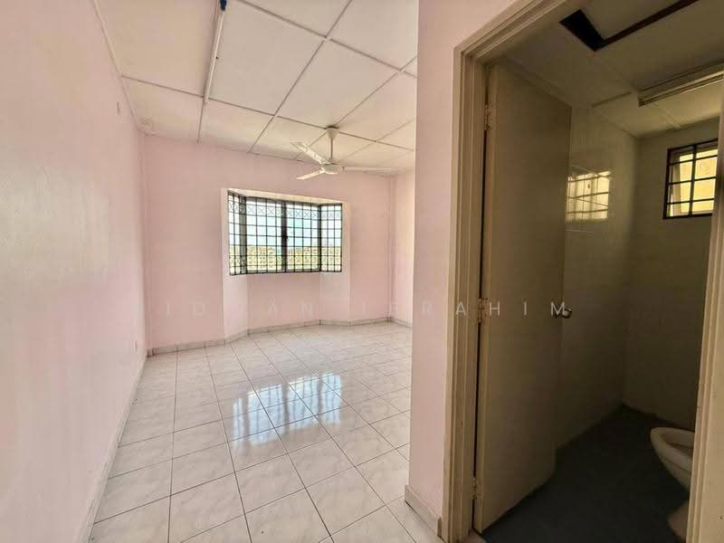 Apartment for Sale at Pangsapuri Subang Suria - Ridwan Ibrahim - Interior - PropertyGuru.com.my