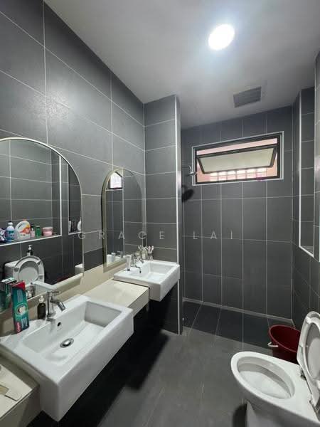 Semi-Detached House for Rent in Telok Panglima Garang (Selangor) - Grace Lai - Bathroom - PropertyGuru.com.my