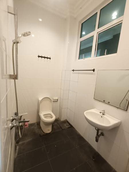 Bungalow House for Rent in Leisure Farm (Gelang Patah) - Joy Min - Bathroom - PropertyGuru.com.my