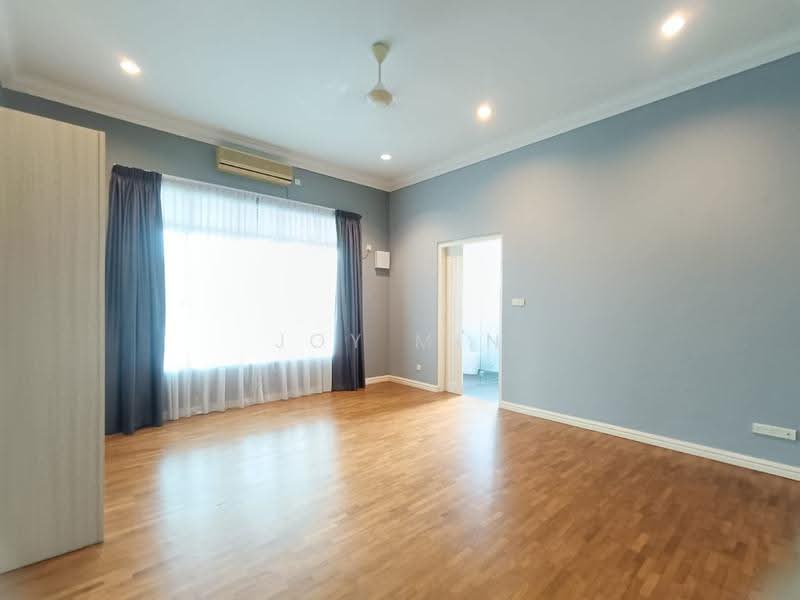 Bungalow House for Sale in Leisure Farm (Gelang Patah) - Joy Min - Living Room - PropertyGuru.com.my