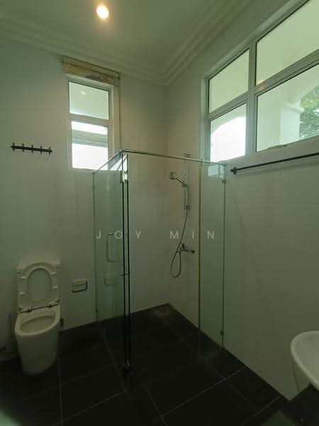 Bungalow House for Sale in Leisure Farm (Gelang Patah) - Joy Min - Bathroom - PropertyGuru.com.my