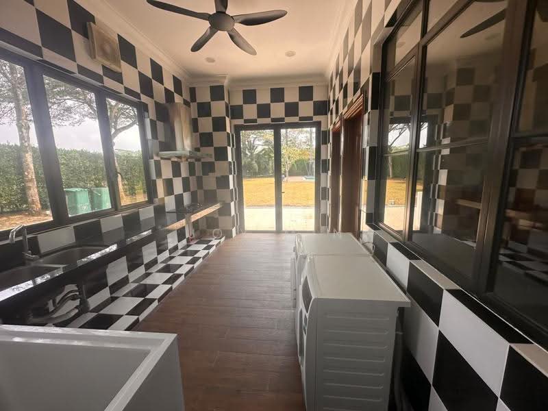 Bungalow House for Rent in Leisure Farm (Gelang Patah) - Joy Min - Kitchen - PropertyGuru.com.my