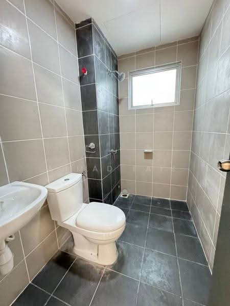 Townhouse for Rent in Dengkil (Selangor) - Ahmad Faiz - Bathroom - PropertyGuru.com.my