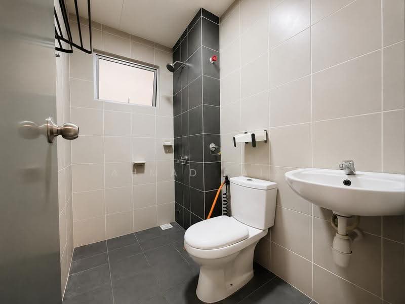 Townhouse for Rent in Dengkil (Selangor) - Ahmad Faiz - Bathroom - PropertyGuru.com.my
