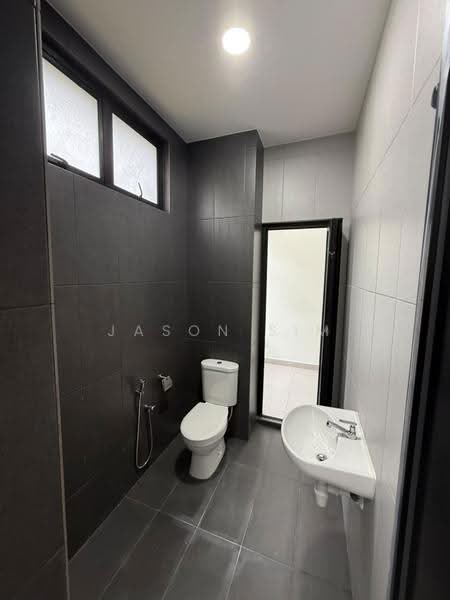2-storey Terraced House for Rent in Taman Eco Cascadia (Tebrau) - Jason Sim - Bathroom - PropertyGuru.com.my