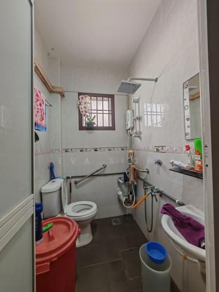 2-storey Terraced House for Sale in Taman Impian Emas (Skudai) - Eva Siow - Bathroom - PropertyGuru.com.my