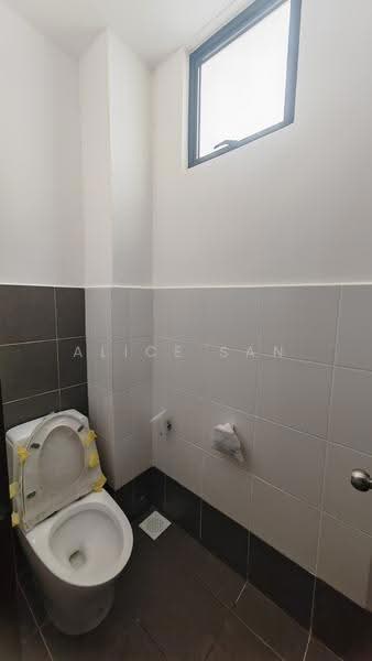 Kedai / Pejabat untuk Disewa di Kota Masai (Pasir Gudang) - Alice San - Bathroom - PropertyGuru.com.my