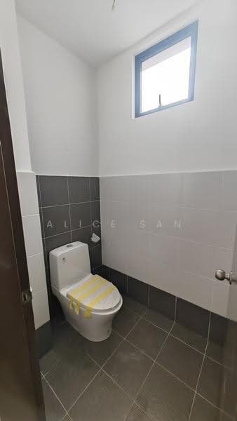 Kedai / Pejabat untuk Disewa di Kota Masai (Pasir Gudang) - Alice San - Bathroom - PropertyGuru.com.my