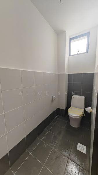 Kedai / Pejabat untuk Disewa di Kota Masai (Pasir Gudang) - Alice San - Bathroom - PropertyGuru.com.my
