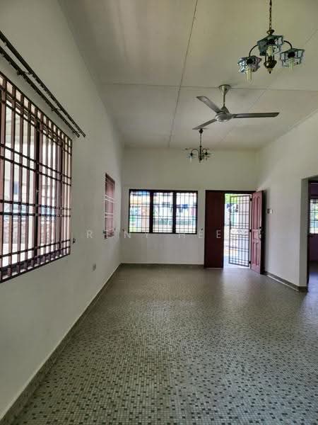 Rumah Banglo untuk Disewa di Taman Stulang Laut (Johor Bahru) - Reny Hee - Living Room - PropertyGuru.com.my
