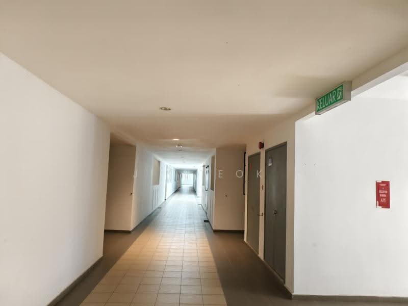 Service Residence for Sale at Pangsapuri Tanah Emas (Golden Sands) - Jin Teok - Corridor - PropertyGuru.com.my
