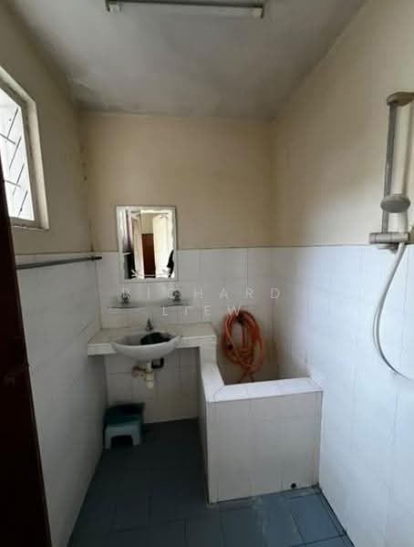 1-storey Terraced House for Sale in Taman Paramount (Petaling Jaya) - Richard Liew - Bathroom - PropertyGuru.com.my