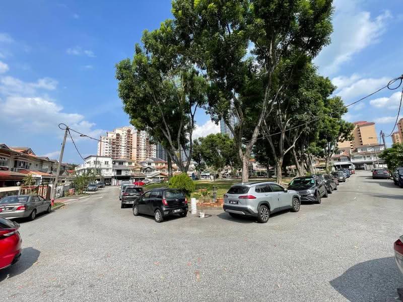 Rumah Teres 2-Tingkat untuk Dijual di Taman Kelana Idaman (Ara Damansara) - Intan Sophia - PropertyGuru.com.my