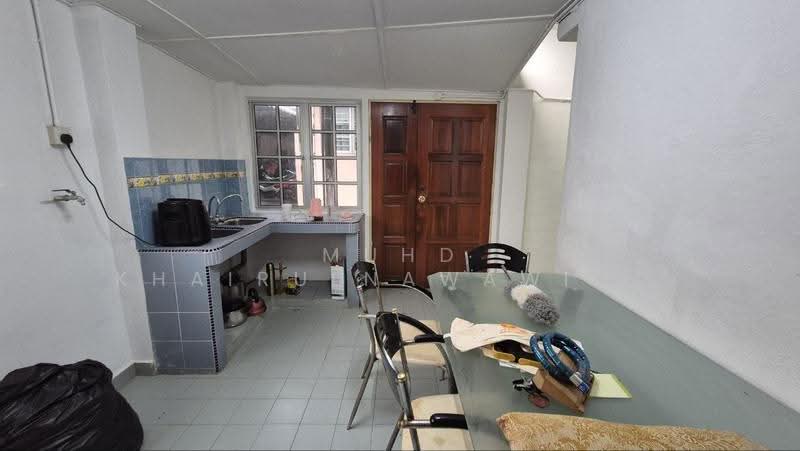 2-storey Terraced House for Sale in Shah Alam (Selangor) - Muhd Khairulnawawi Kamaruddin - Kitchen - PropertyGuru.com.my