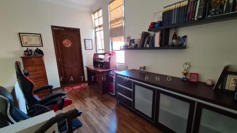 Rumah Teres 2.5-Tingkat untuk Dijual di Bayan Lepas (Penang) - Matthew Png - Study - PropertyGuru.com.my