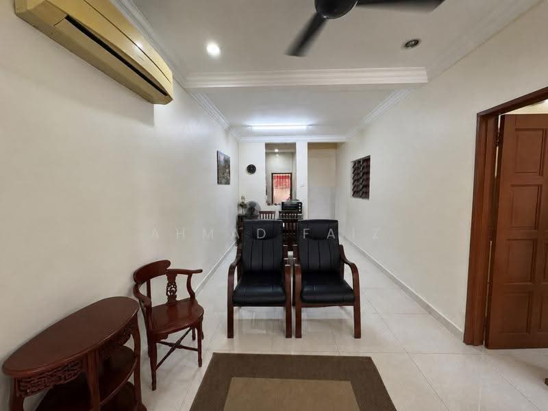 1-storey Terraced House for Sale in Bandar Bukit Raja (Klang) - Ahmad Faiz - Living Room - PropertyGuru.com.my