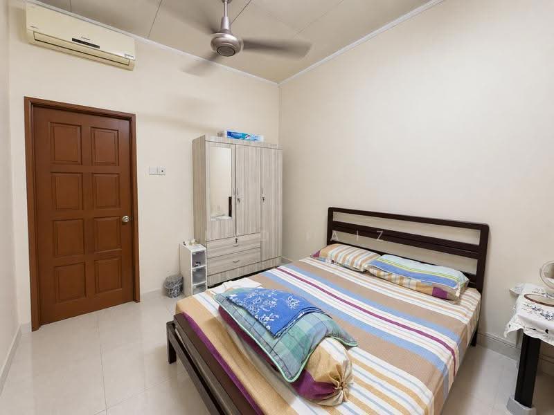 1-storey Terraced House for Sale in Bandar Bukit Raja (Klang) - Ahmad Faiz - Bedroom - PropertyGuru.com.my