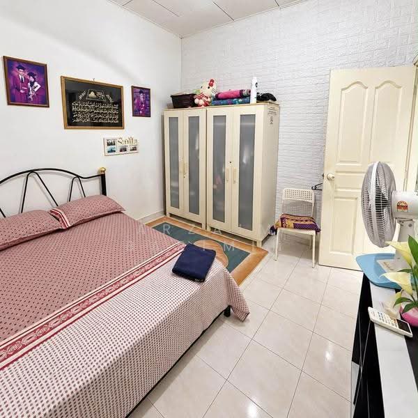 Terraced House for Sale in Taman Daya (Johor Bahru) - Arzaim Barimin - Bedroom - PropertyGuru.com.my