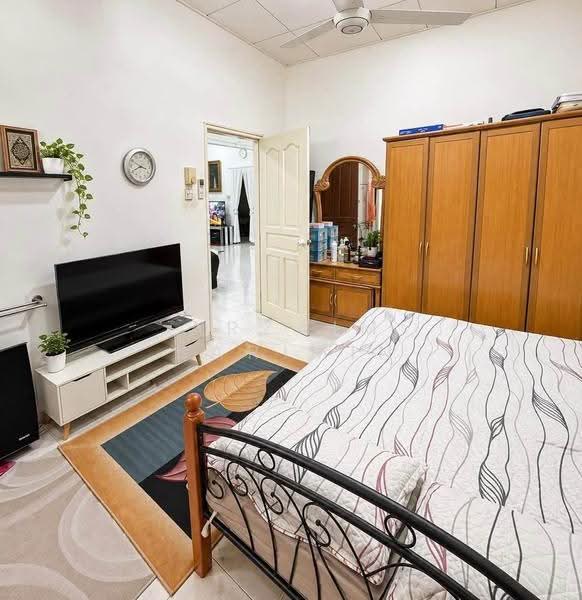 Terraced House for Sale in Taman Daya (Johor Bahru) - Arzaim Barimin - Bedroom - PropertyGuru.com.my