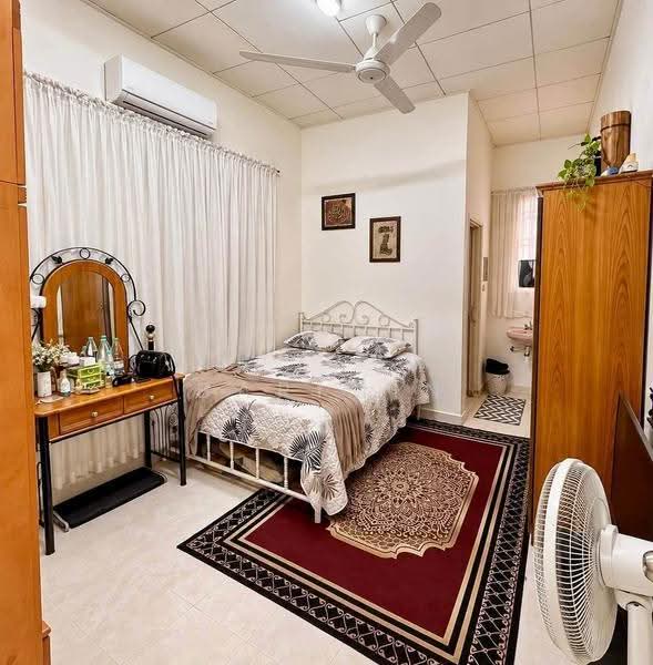 Terraced House for Sale in Taman Daya (Johor Bahru) - Arzaim Barimin - Bedroom - PropertyGuru.com.my